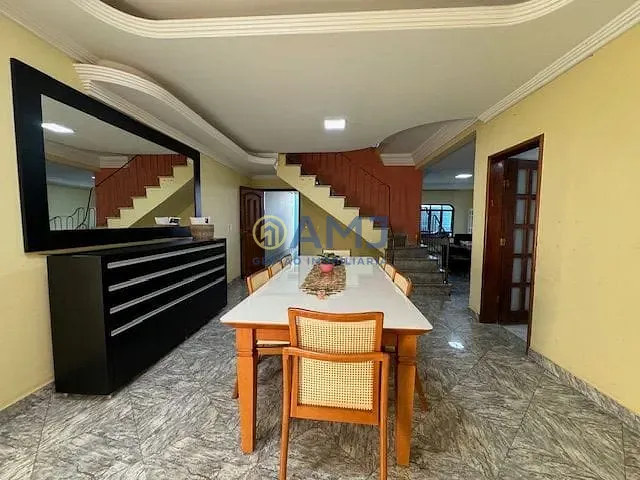 Sobrado com 221m² 3 quartos e 4 banheiros, à venda, no bairro Jardim América em Goiânia