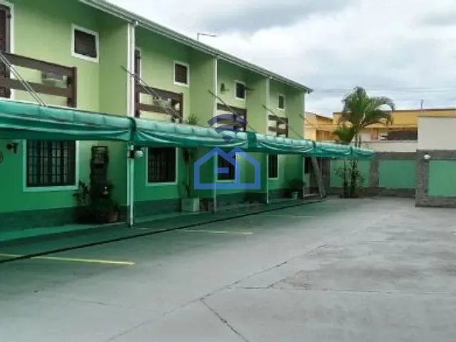 Sobrado com 106m² 2 quartos e 3 banheiros, à venda, no bairro Martim de Sá em Caraguatatuba