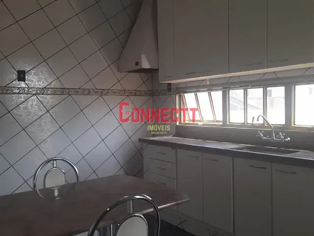 Sobrado 3 quartos e 2 banheiros, para alugar, no bairro Parque das Andorinhas em Ribeirão Preto