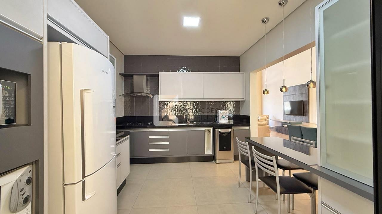 Sobrado, 3 quartos, 357 m² - Foto 9