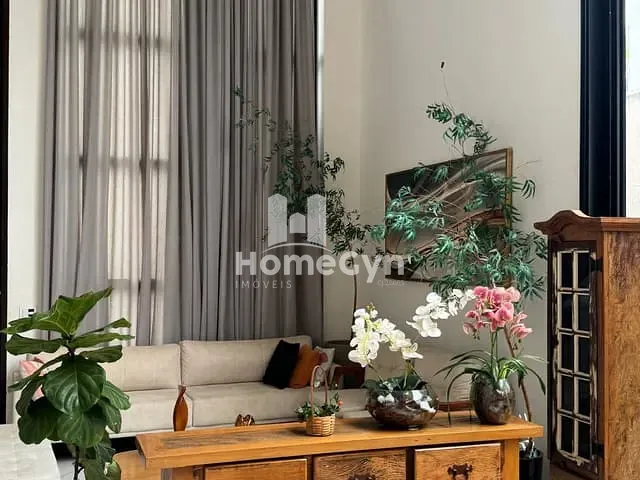 Sobrado com 420m² 4 quartos e 6 banheiros, para alugar, no bairro Jardins Valência em Goiânia