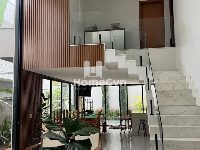 Sobrado com 420m² 4 quartos e 6 banheiros, para alugar, no bairro Jardins Valência em Goiânia