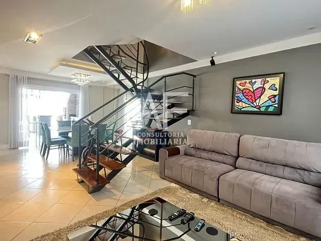 Sobrado com 250m² 3 quartos e 4 banheiros, à venda, no bairro Jardim Hípica Pinheiro em Taubaté