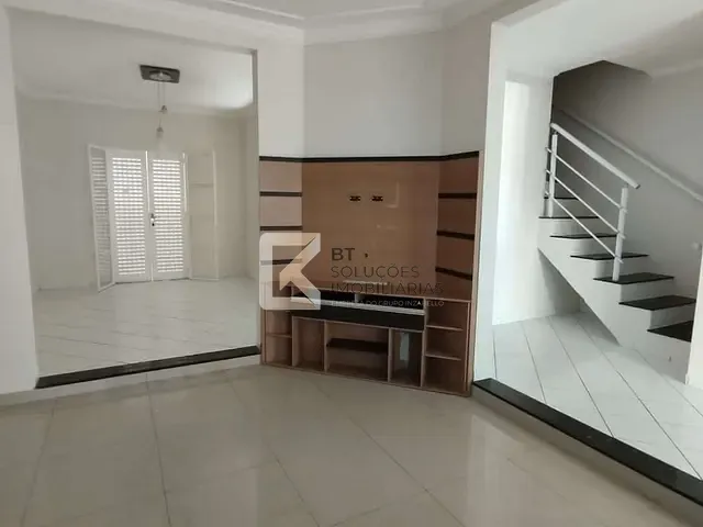 Sobrado com 130m² 3 quartos e 2 banheiros, à venda, no bairro Parque Residencial Indaiá em Indaiatuba