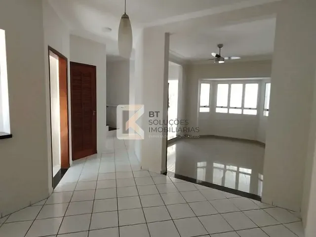 Sobrado com 130m² 3 quartos e 2 banheiros, à venda, no bairro Parque Residencial Indaiá em Indaiatuba