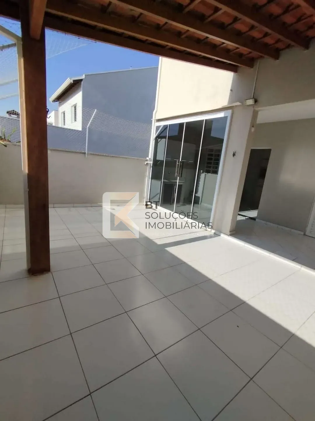 Sobrado, 3 quartos, 161 m² - Foto 1