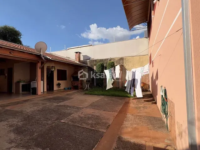 Sobrado com 360m² 3 quartos e 3 banheiros, à venda, no bairro Vila Bandeirante em Campo Grande