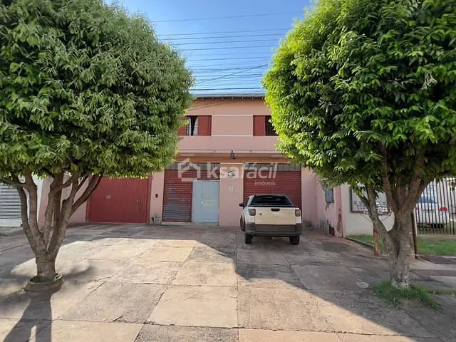 Sobrado com 360m² 3 quartos e 3 banheiros, à venda, no bairro Vila Bandeirante em Campo Grande