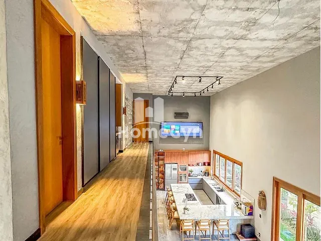 Sobrado com 582m² 4 quartos e 6 banheiros, para alugar, no bairro Jardins Itália em Goiânia