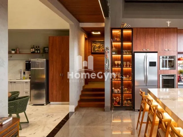 Sobrado com 582m² 4 quartos e 6 banheiros, para alugar, no bairro Jardins Itália em Goiânia