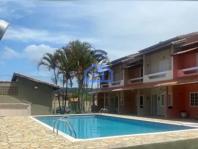 Sobrado com 121m² 2 quartos e 2 banheiros, à venda, no bairro Martim de Sá em Caraguatatuba