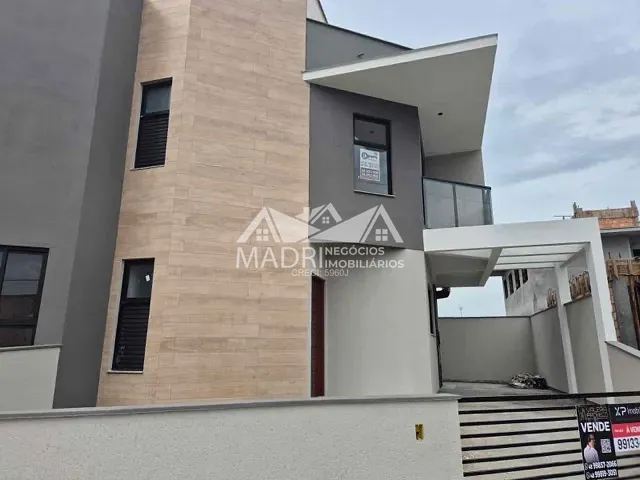 Sobrado com 83m² 2 quartos e 3 banheiros, à venda, no bairro Bela Vista em Palhoça