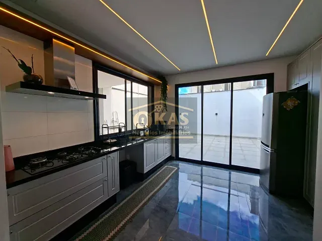 Sobrado com 150m² 3 quartos e 2 banheiros, à venda, no bairro Villa Di Cesar em Mogi das Cruzes