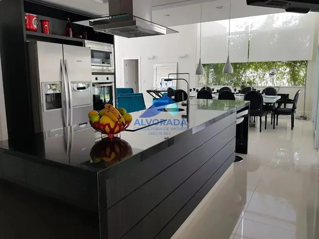 Sobrado com 900m² 4 quartos e 5 banheiros, à venda, no bairro Condomínio Reserva do Paratehy em São José Dos Campos