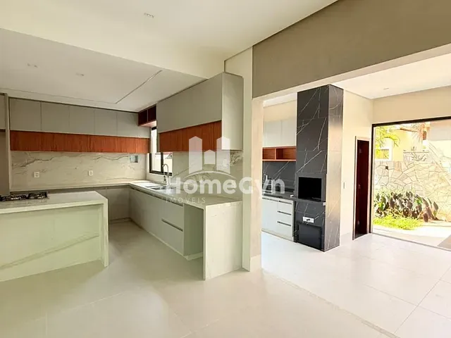 Sobrado com 360m² 3 quartos e 5 banheiros, à venda, no bairro Loteamento Portal do Sol II em Goiânia