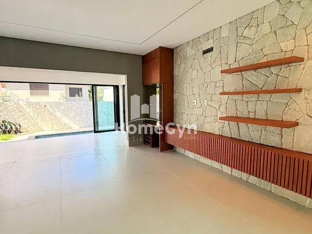 Sobrado com 360m² 3 quartos e 5 banheiros, à venda, no bairro Loteamento Portal do Sol II em Goiânia