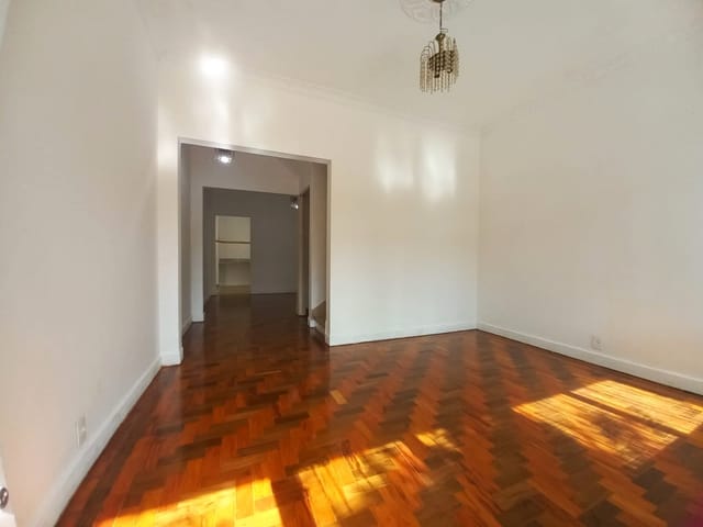 Foto do Sobrado - Sobrado à venda,  sendo 6 x 20 com três dormitórios , rua residencial, com garagem, próximo ao Colégio Agostiniano  bairro Belém, São Paulo, SP com 6  x 20 | Organização Imobiliária Açores