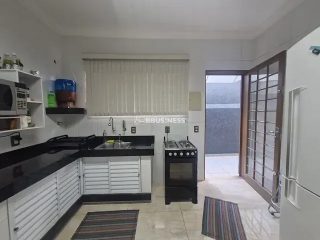 Sobrado com 300m² 3 quartos e 3 banheiros, à venda, no bairro Jardim Chapadão em Campinas