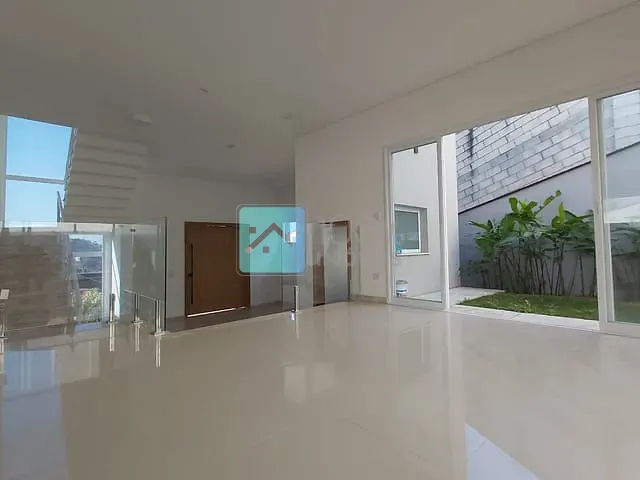 Sobrado com 460m² 3 quartos e 4 banheiros, à venda, no bairro Urbanova em São José dos Campos