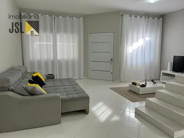 Sobrado com 180m² 2 quartos e 2 banheiros, à venda, no bairro Loteamento Real Park em Caçapava