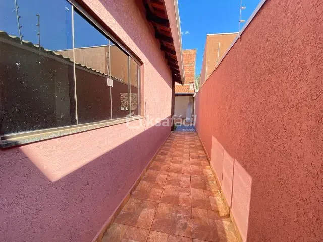 Sobrado com 250m² 3 quartos e 2 banheiros, para alugar, no bairro Jardim das Nações em Campo Grande