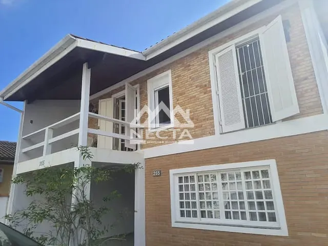 Sobrado com 313m² 4 quartos e 4 banheiros, à venda, no bairro Martim de Sá em Caraguatatuba
