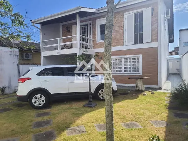 Sobrado com 313m² 4 quartos e 4 banheiros, à venda, no bairro Martim de Sá em Caraguatatuba