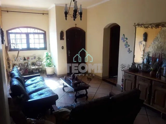 Sobrado com 315m² 4 quartos e 6 banheiros, à venda, no bairro Campos Elíseos em Taubaté