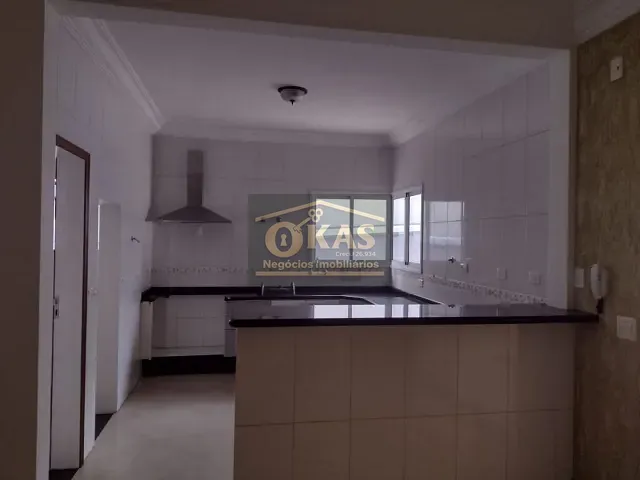 Sobrado com 500m² 4 quartos e 5 banheiros, à venda, no bairro Vila Lavínia em Mogi das Cruzes