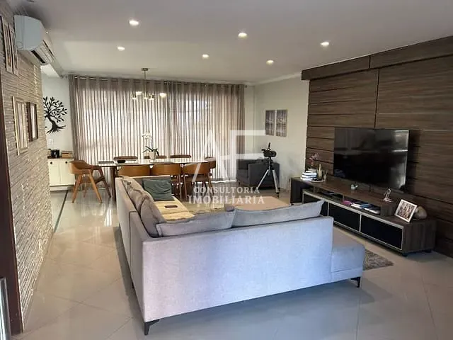 Sobrado com 250m² 4 quartos e 2 banheiros, à venda, no bairro Caminho Novo em Tremembé