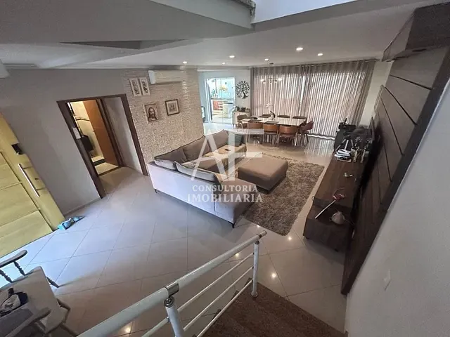 Sobrado com 250m² 4 quartos e 2 banheiros, à venda, no bairro Caminho Novo em Tremembé