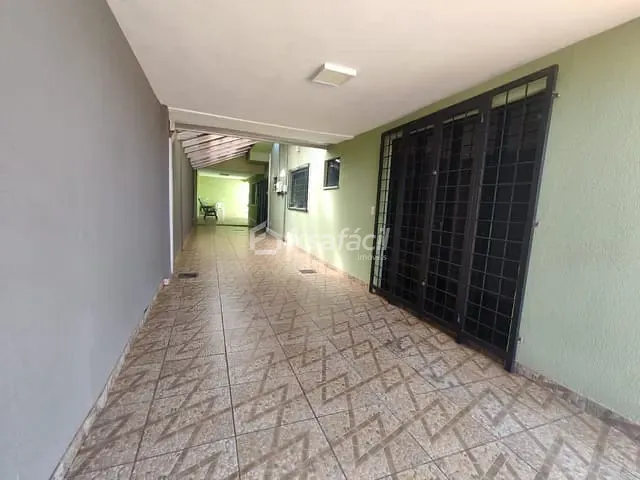 Sobrado com 360m² 4 quartos e 2 banheiros, à venda, no bairro Vila Piratininga em Campo Grande