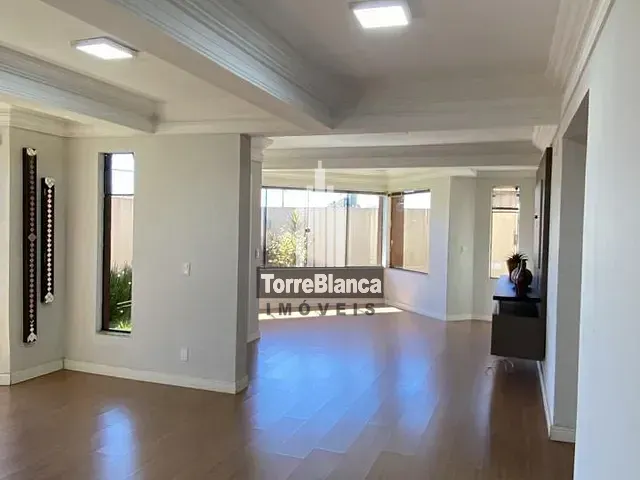 Sobrado com 330m² 3 quartos e 2 banheiros, para alugar, no bairro Nova Rússia em Ponta Grossa