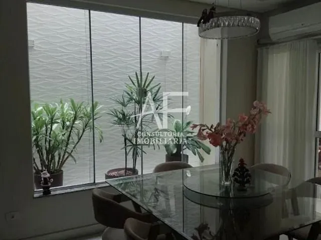 Sobrado com 300m² 5 quartos e 5 banheiros, à venda, no bairro Jardim Independência em Taubaté