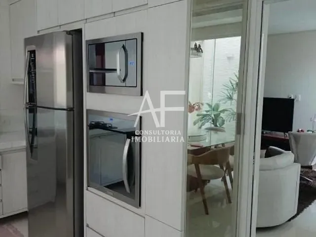 Sobrado com 300m² 5 quartos e 5 banheiros, à venda, no bairro Jardim Independência em Taubaté