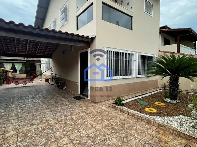 Sobrado com 250m² 3 quartos e 2 banheiros, à venda, no bairro Sumare em Caraguatatuba