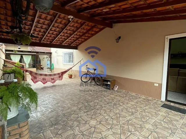 Sobrado com 250m² 3 quartos e 2 banheiros, à venda, no bairro Sumare em Caraguatatuba