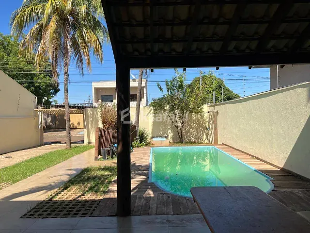 Sobrado com 360m² 4 quartos e 3 banheiros, à venda, no bairro Jardim Joquei Club em Campo Grande