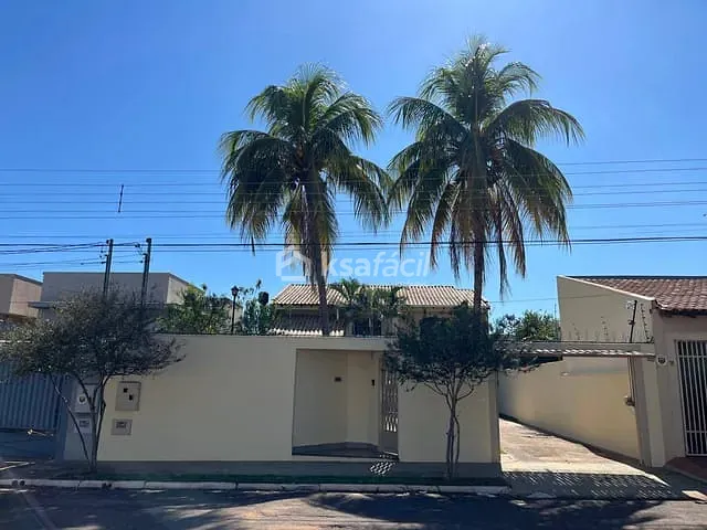 Sobrado com 360m² 4 quartos e 3 banheiros, à venda, no bairro Jardim Joquei Club em Campo Grande
