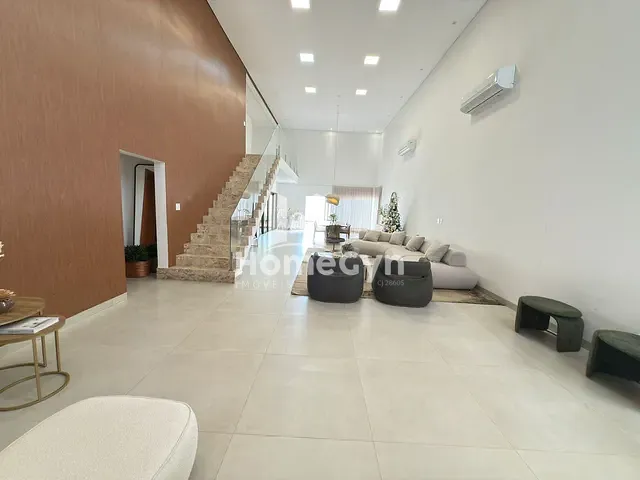 Sobrado com 550m² 4 quartos e 6 banheiros, à venda ou para alugar, no bairro Residencial Goiânia Golfe Clube em Goiânia