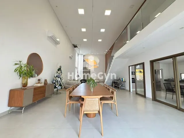 Sobrado com 550m² 4 quartos e 6 banheiros, à venda ou para alugar, no bairro Residencial Goiânia Golfe Clube em Goiânia