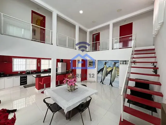 Sobrado com 360m² 3 quartos e 5 banheiros, à venda, no bairro Jardim Britânia em Caraguatatuba