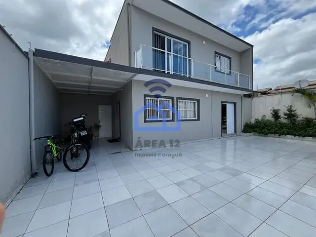 Sobrado com 360m² 3 quartos e 5 banheiros, à venda, no bairro Jardim Britânia em Caraguatatuba