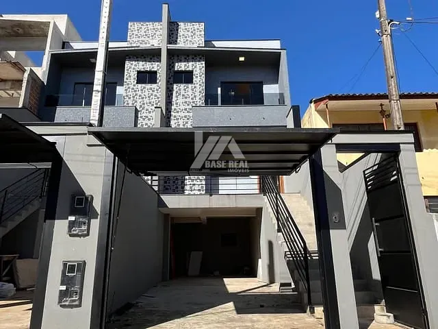 Sobrado 3 quartos e 3 banheiros, à venda, no bairro Uvaranas em Ponta Grossa