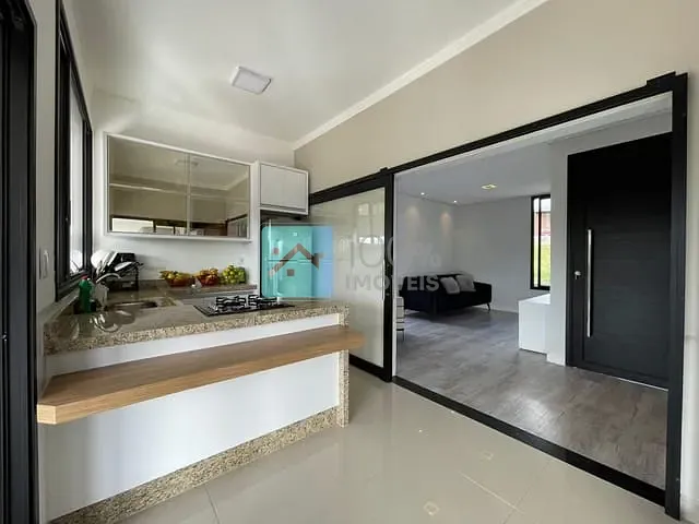 Sobrado com 2600m² 4 quartos e 5 banheiros, à venda, no bairro Cidade Nova Jacareí em Jacareí