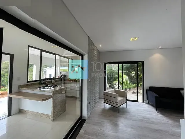 Sobrado com 2600m² 4 quartos e 5 banheiros, à venda, no bairro Cidade Nova Jacareí em Jacareí