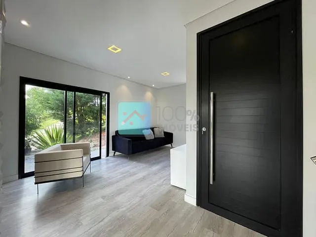 Sobrado com 2600m² 4 quartos e 5 banheiros, à venda, no bairro Cidade Nova Jacareí em Jacareí