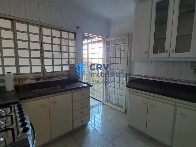 Casa com 350m² 4 quartos e 4 banheiros, para alugar, no bairro Jardim Alvorada em Londrina