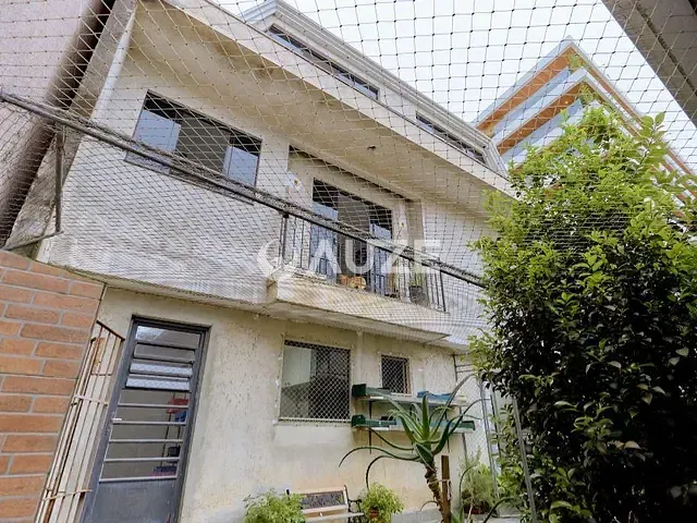 Sobrado com 301m² 3 quartos e 2 banheiros, à venda, no bairro Água Verde em Curitiba
