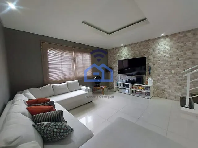 Sobrado com 300m² 4 quartos e 3 banheiros, à venda, no bairro Martim de Sá em Caraguatatuba